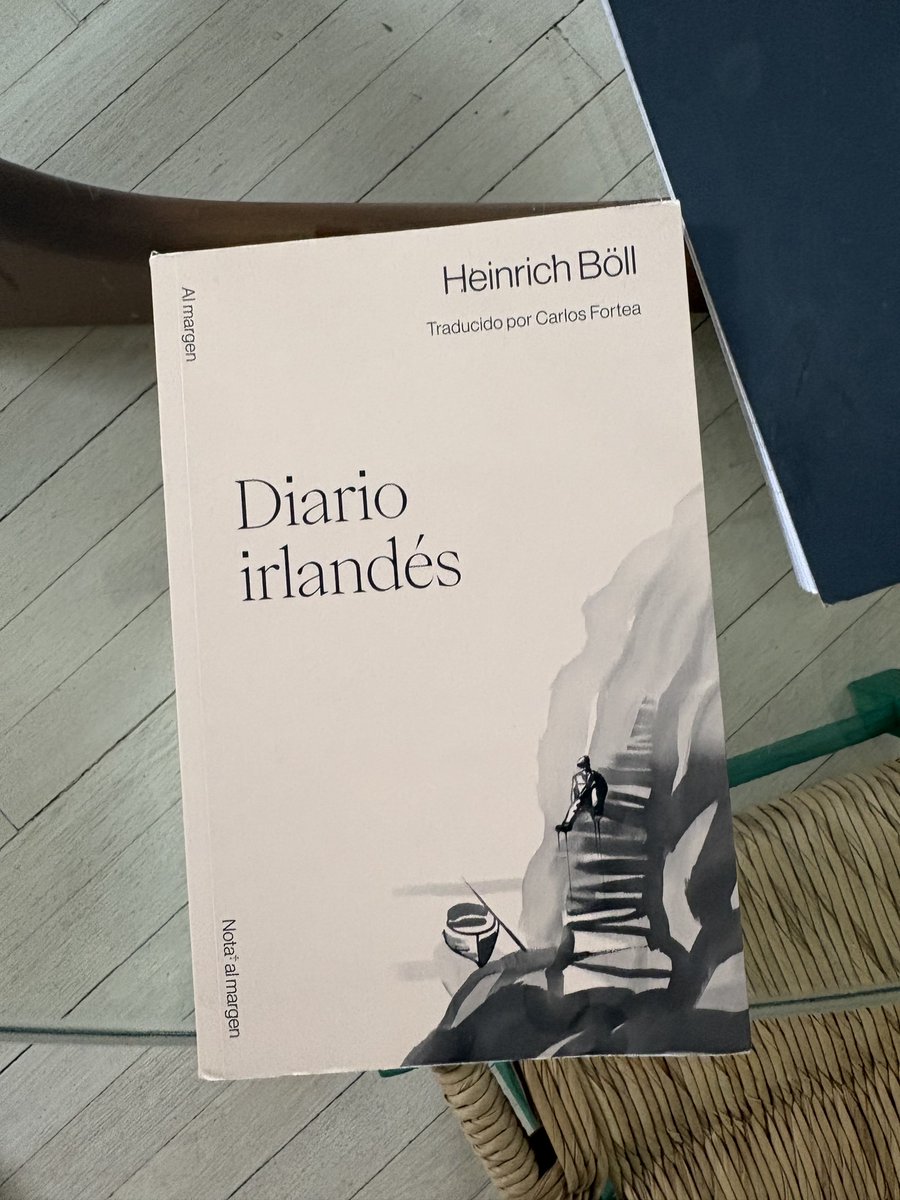 Terminé hace un par de semanas de leer el “Diario Irlandés “ de Henrich Böll, un recuento de sus viajes a Irlanda que inicia en 1957. Cuando era adolescente leí otro de sus libros “Opiniones de un payaso” de editorial Bruguera; uno de los libros favoritos.
