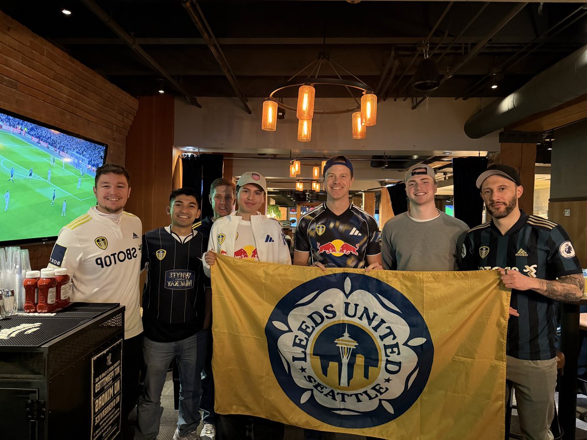 LUFCSeattle's tweet image. Leeds United 🤝 Big wins at Elland Road.

Thanks to @thepressbox_WA for being such an incredible host bar!

Marching on to the next match, and Marching on Together. 

#LUFC #ALAW #MOT