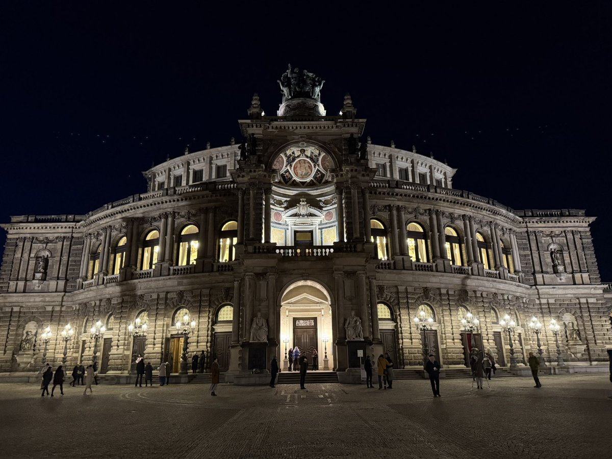 DididerLibero's tweet photo. Wow #semperoper Nijinsky https://t.co/qEERk27pAX