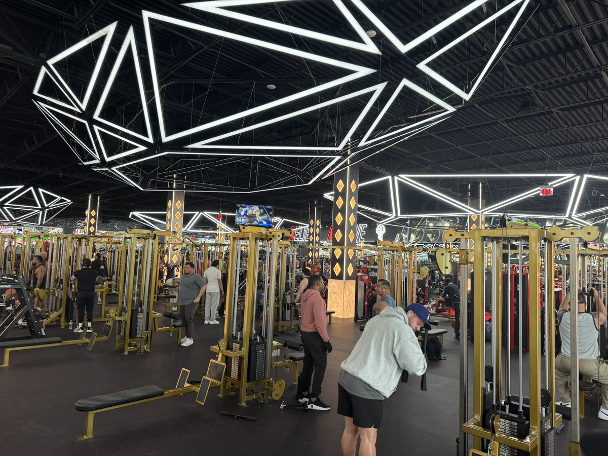 Lawrence | SwolLyfe tweet media