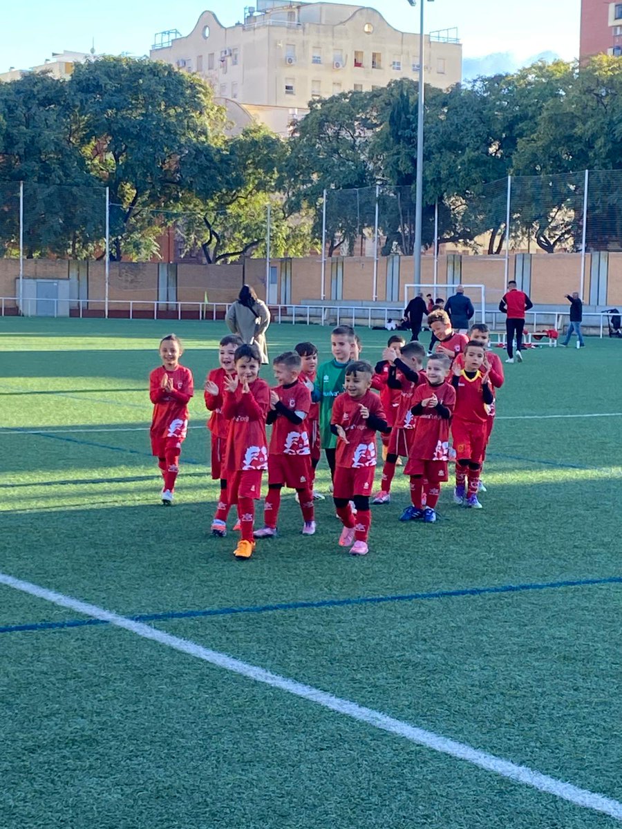 🔚FINAL🥅
PREBENJAMÍN-B 1-1 M.Polvorín
⚽Erick

#NuevoComienzoMismaPasión 
#SienteElRojo 
#CDLRdesde1994
