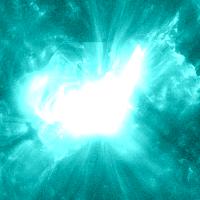 _SpaceWeather_'s tweet image. Major X1.95 flare from sunspot region 4341
Follow live on spaceweather.live/l/flare