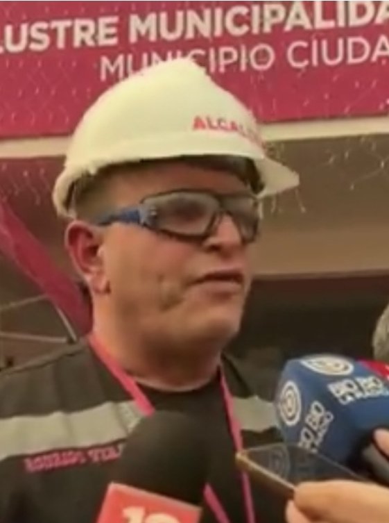 fachininja's tweet image. -Gobierno: "Hemos estado trabajando toda la noche."

-Alcalde de Penco :"Los llamé anoche y me dijeron que recién a las 9:00 AM iban a ver el tema.

                                               FIN