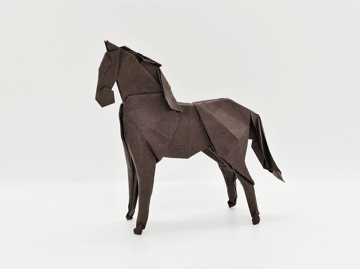 BeeOrigami's tweet image. horse
Designed by @JEONG_JAE_IL 
Folded by me
