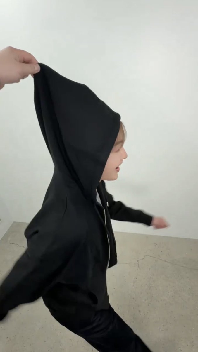 オニュ ONEW ヨーロッパツアー フーディー パーカー ブラック SHINee