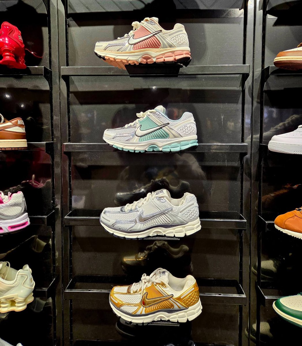 layxsnv's tweet image. Yeah… I need these in EVERY color they make 😩🔥