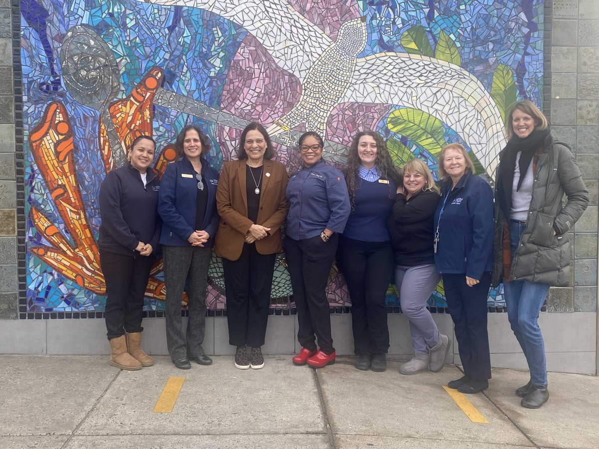 NJLD37's tweet image. This afternoon Shama visited Cathedral Kitchen in Camden to learn more about their operation and the challenges they’re facing with the recent surge in demand.