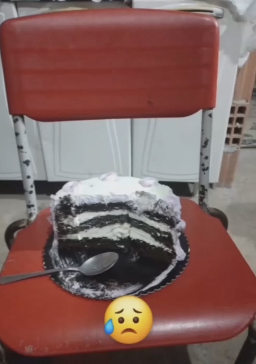 elemanin kucagi gordukten sonra bize sorulan o soruya verdigimiz pastayi yerdim cevabi