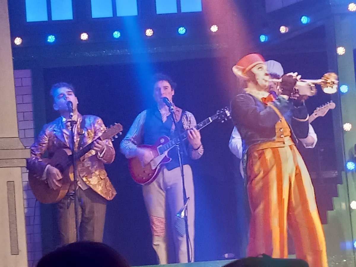 Lizzie Whitby-Davies tweet media