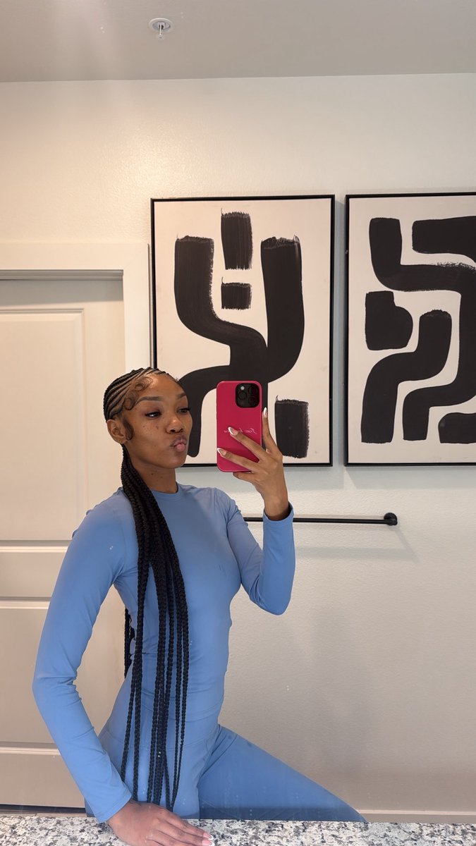 Karisslenyc's tweet photo. braid day. https://t.co/Vp2CtuRu1H