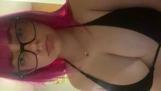 dave80851331's tweet photo. evening all you #horny #daddy out there sorry i have my #glasses on do they make me look #sexy ? #pinkhair is the best https://t.co/M9Mpni9I3G
