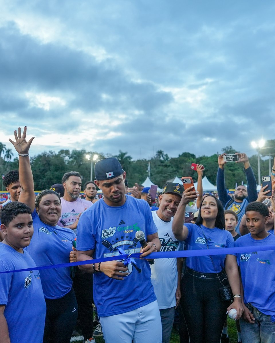 Paying it forward for the next generation.
@JRODshow44 and his No Limits Foundation opened the first-ever public astroturf baseball field in the Dominican Republic, transforming a historic community space into a state-of-the-art, multi-sport complex in his hometown of Loma de Cabrera.
