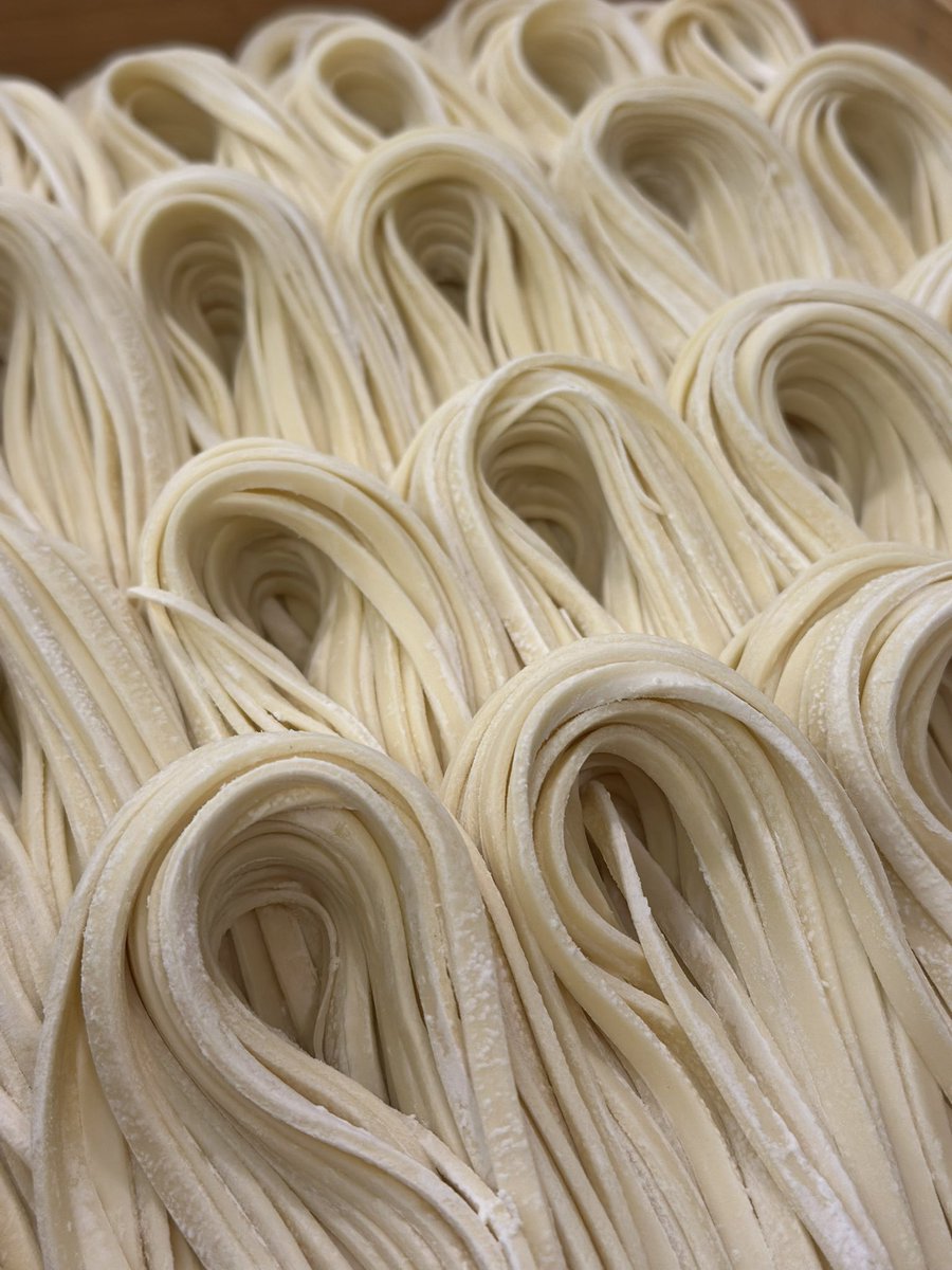 本日営業です。
11:00〜17:00（無くなり次第終了）
通常メニューはありません。