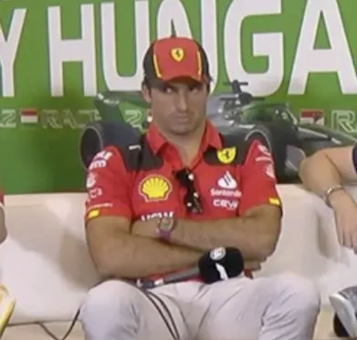 hugcsainz's tweet image. i’m actually lol bc wdym it’s giving this vibe