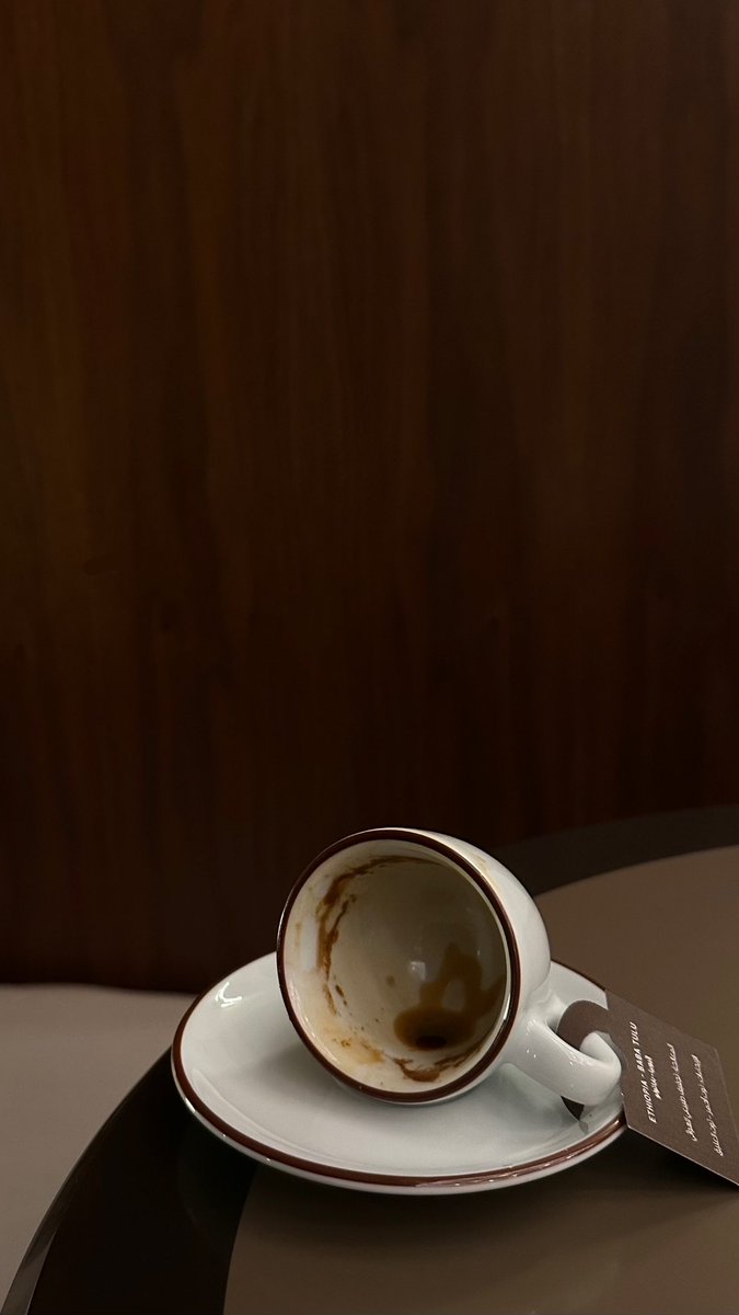 على فكري الخصب وعلى إحساسي اللوام
وعلى راسي الصلب وعلى قلبي الليّن
⠀⠀ 
يمر الشعور المر ماهو مرور إكرام
مثل قسوة التأنيب في خلوة الديّن
⠀⠀ 
على هامش أحداث الحياة أحسب الأيام
ولو ماني بمزعوج من شيٍ معيّن
⠀⠀ 
سقى الله يوم أن العمر رحلة أستجمام
قبل يصغر الحلم وقبل يكبر الهيّن