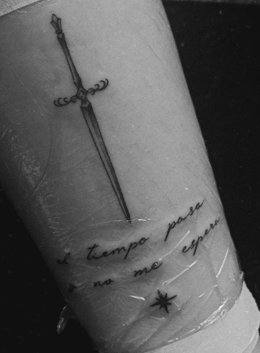 lol∧tron ✶ tweet media