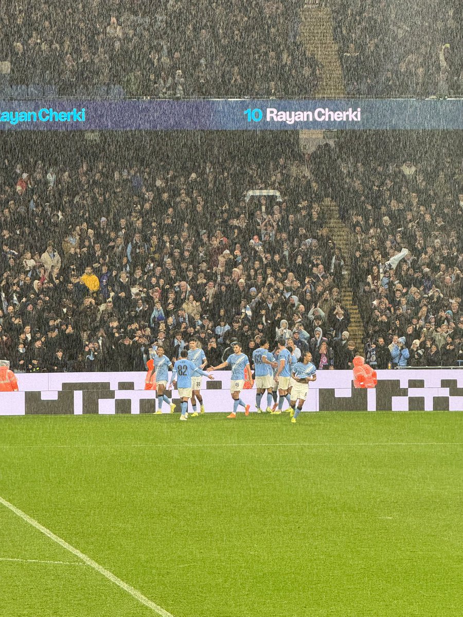LFCDK1's tweet photo. From the Etihad. 
Are city still inevitable, or does Arsenal finally go all the way? https://t.co/wtIagIxJ5E