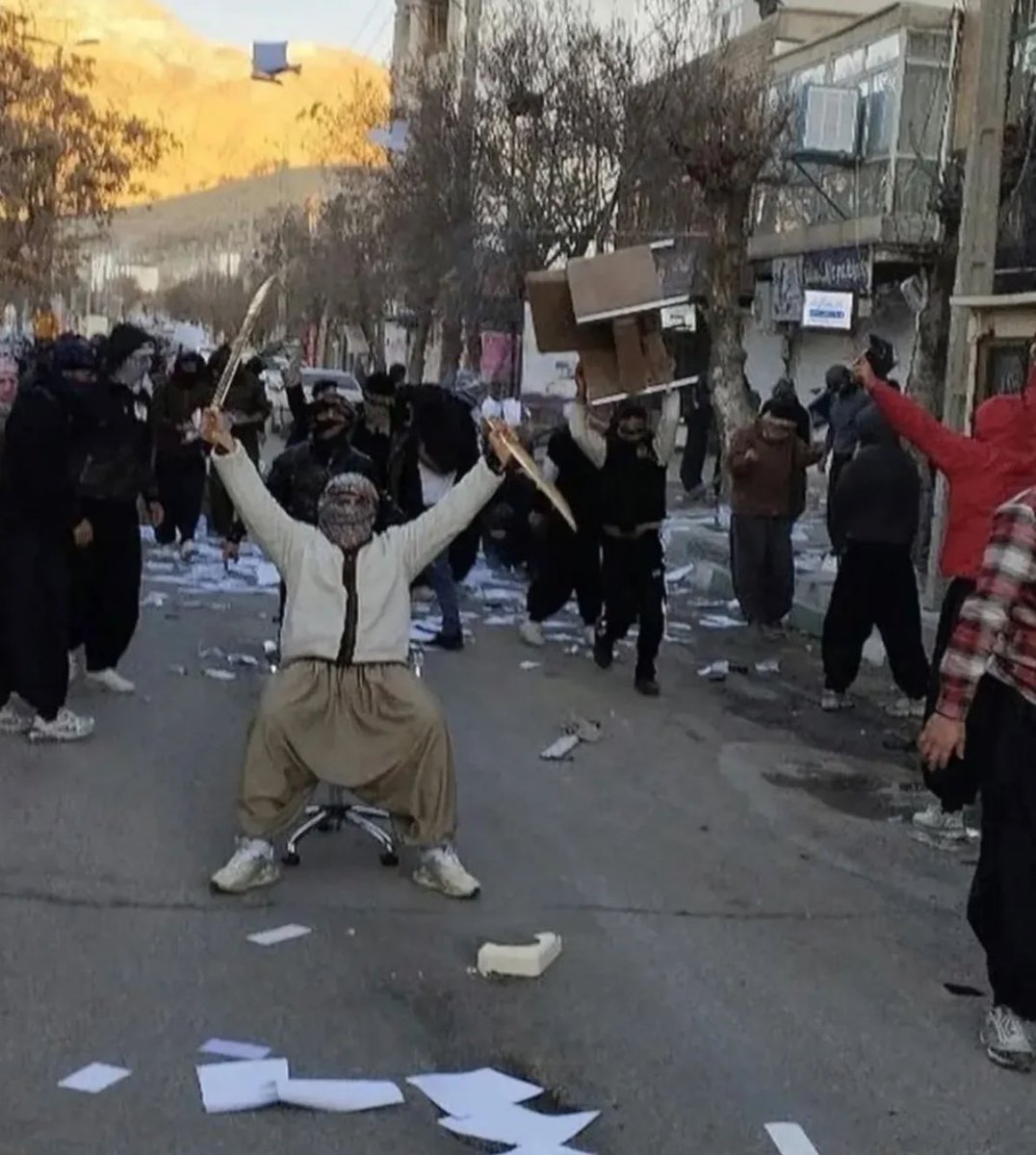 chamelan tweet media