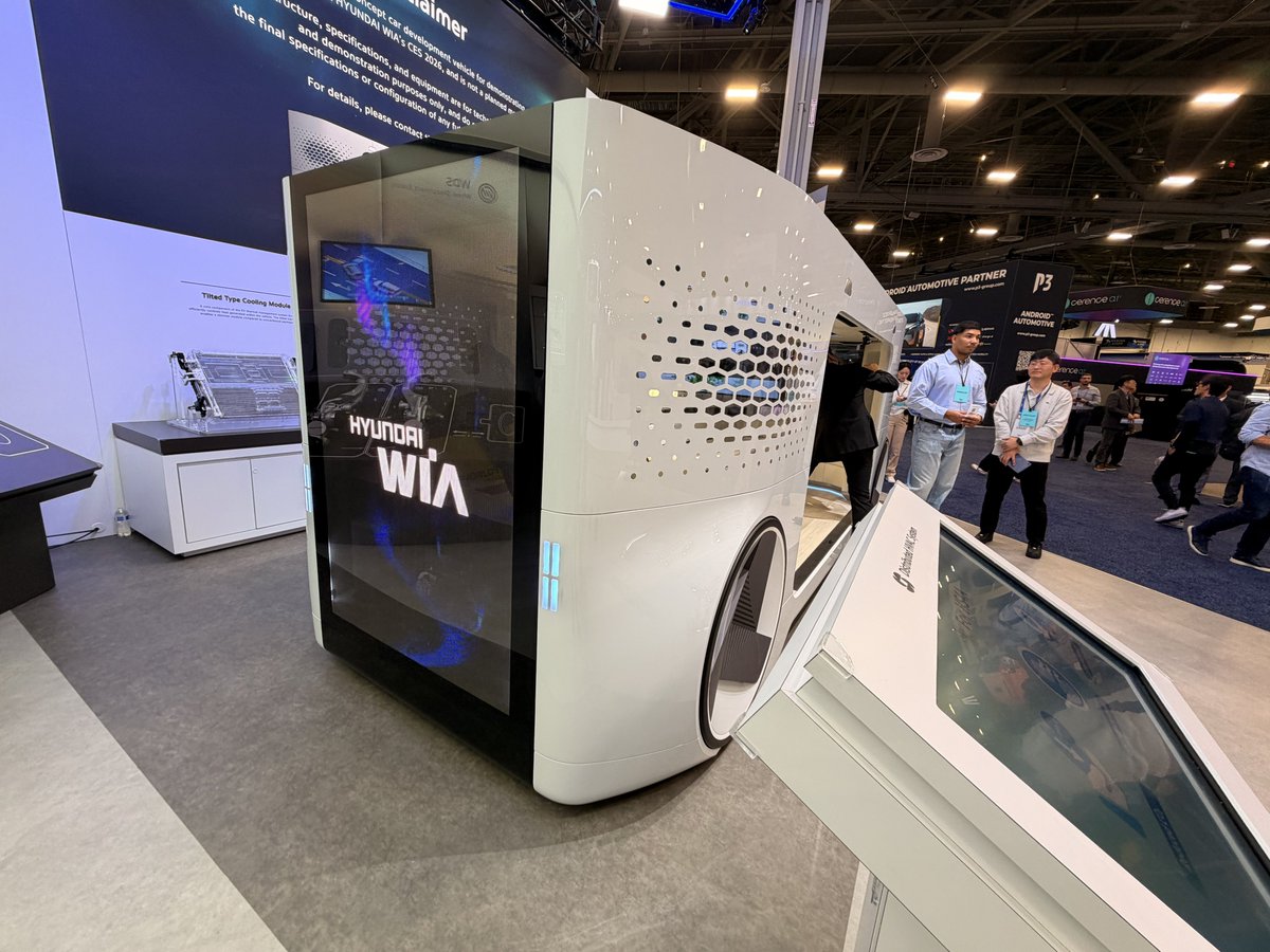 dictionaryhill's tweet image. Hyundai Motor Group Tesla Robovan competitor concept