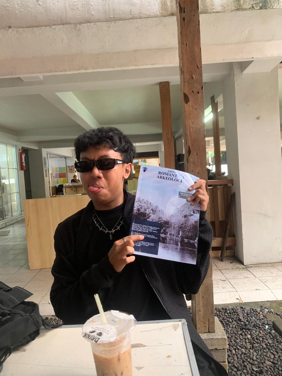 Ikan bersisik dalam tong tweet media