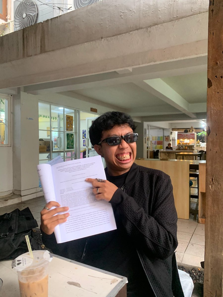 Ikan bersisik dalam tong tweet media