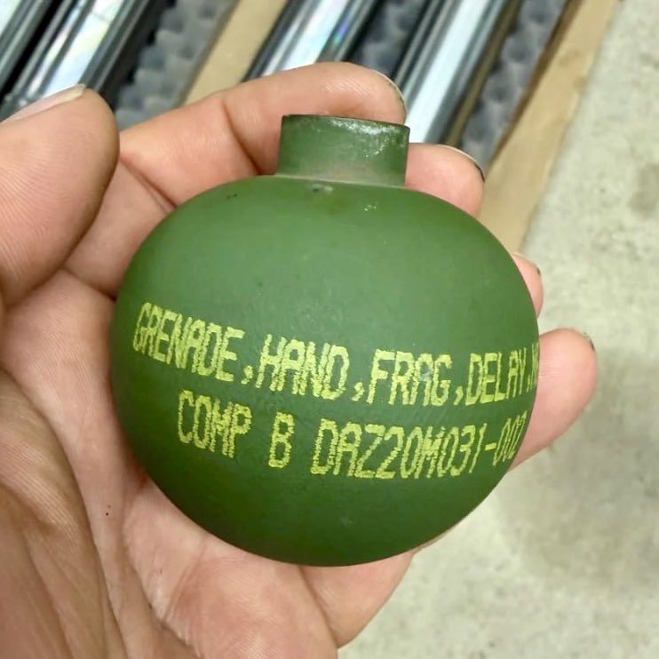 m67a The interior of the American M67 hand grenade has a pre-scored