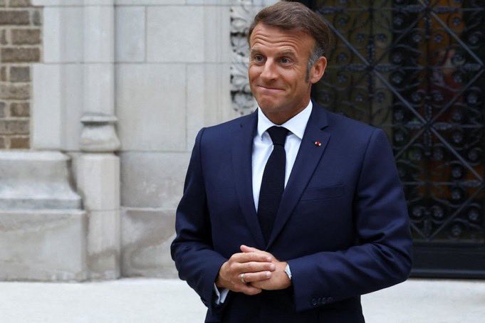 PsyGuy007's tweet image. 🇫🇷 Une pétition en ligne demandant de DESTITUER le président de la République Emmanuel Macron rassemble déjà plus de 196 801 signatures.

🗣️ Êtes-vous POUR ou CONTRE sa destitution ? 

A. POUR
B. CONTRE