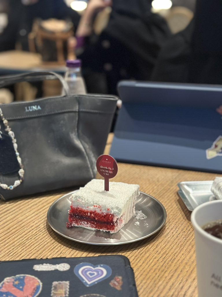 كذا تمر فترة الفاينل لما تكون senior: