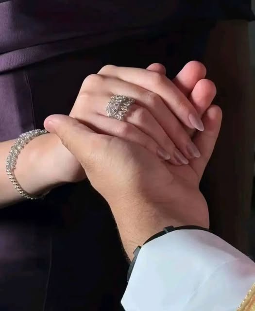 سيبقى #الخــيــال  ... 
رفيق.. 
رقيق.. 
عميق.. 
لكنه قاسي جدا... 
حين يتركنا نفيق ••