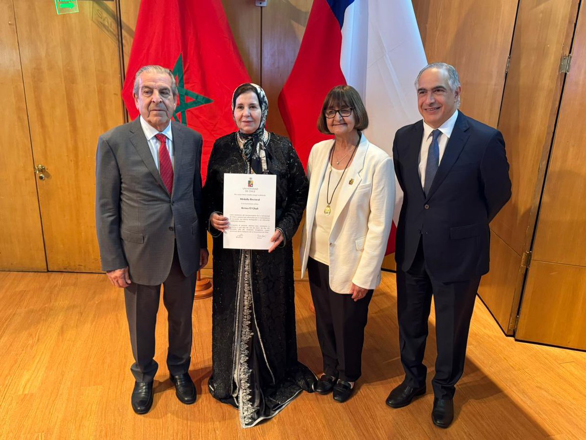 chahuan's tweet photo. Orgulloso de participar en la ceremonia de entrega de la Medalla Rectoral de la Universidad de Chile, otorgada a la Embajadora de Marruecos en Chile, Kenza El Ghali

@marruecos https://t.co/1aW3ELsLD2