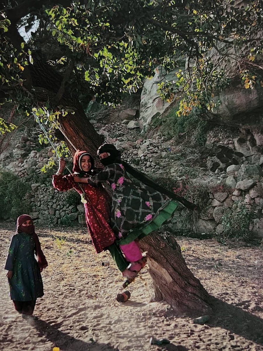 menavisualss's tweet photo. Yemen, 1991 🇾🇪

Photo by Pascal and Maria Marchaux https://t.co/CsG66J97qx