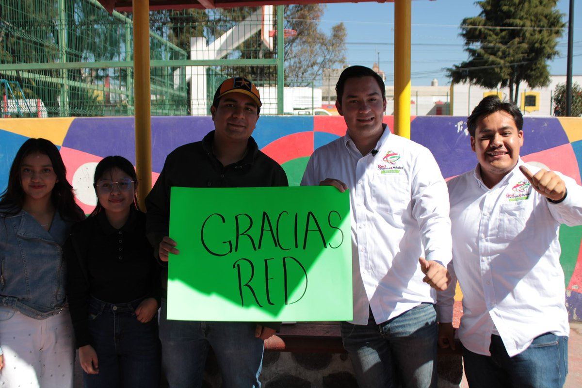 👊🏽| En Rafael Lara Grajales se siente el cariño por la niñez por eso estuvimos ayudando a los Reyes Magos con repartir juguetes.

Agradecemos a Orlando Villanueva líder de los jóvenes en municipio el gran recibimiento, y las ganas de seguir sumando 

#LaRedMasFuerte