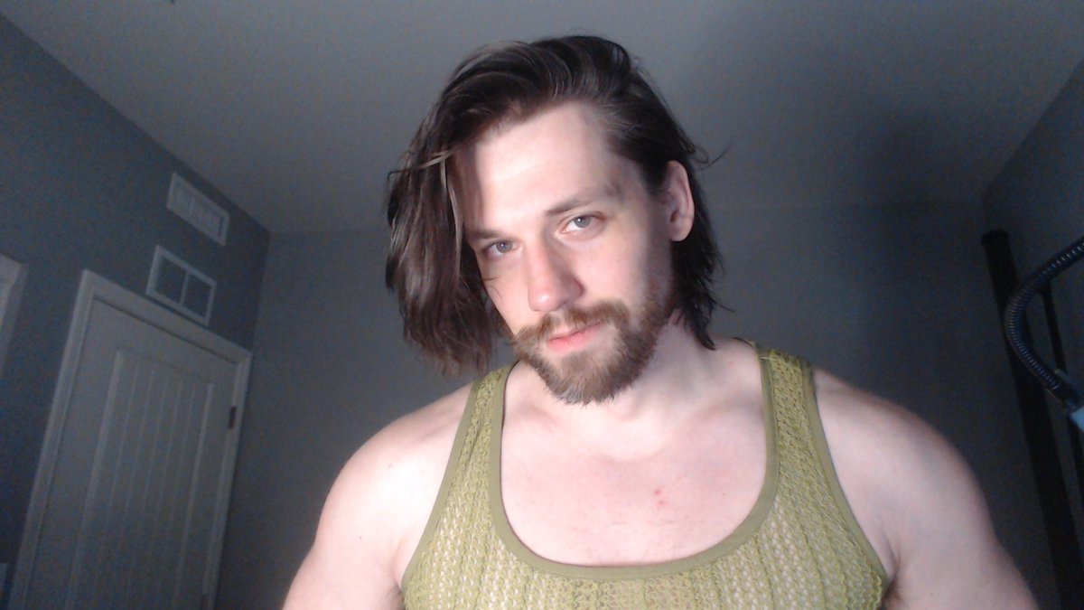 Going live on Chaturbate now. chaturbate.com/in/?tour=7Bge&…