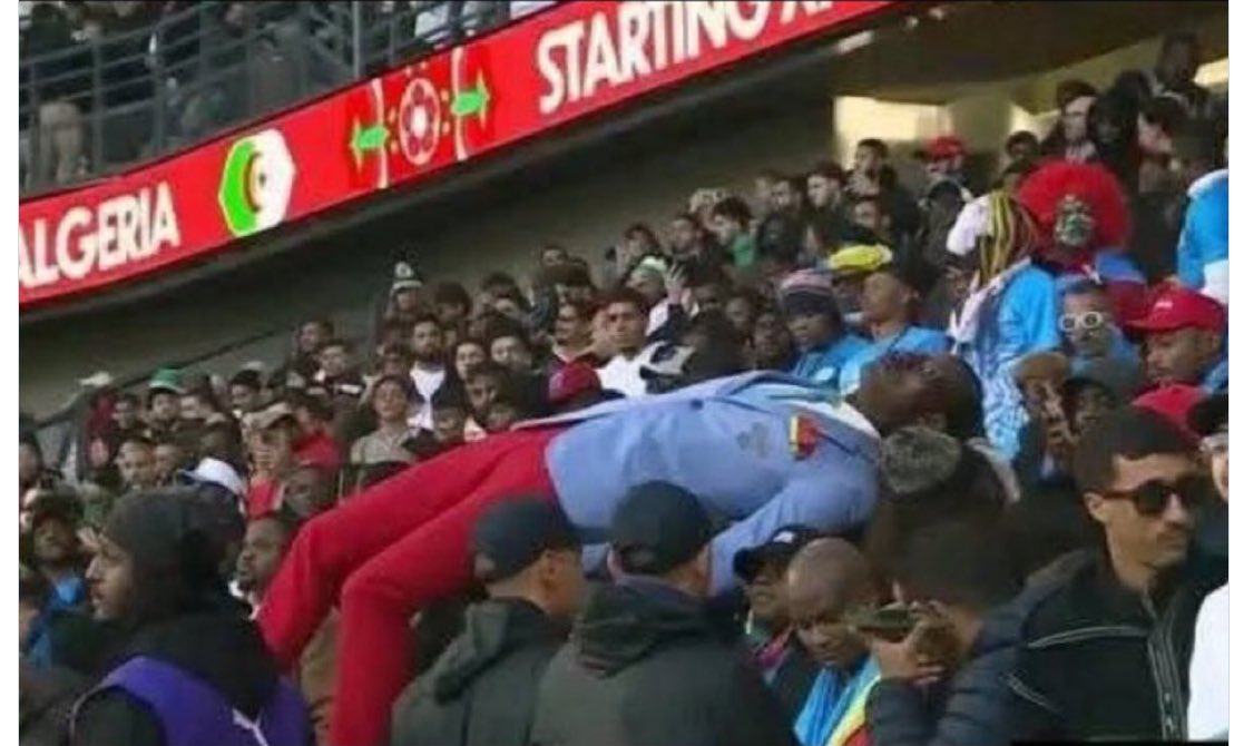 lleyaanaa's tweet photo. Ils ont tuer l’ancien #ALGCON #Algerie #congo 😂😂😂😂 https://t.co/iQm6u8vRlv