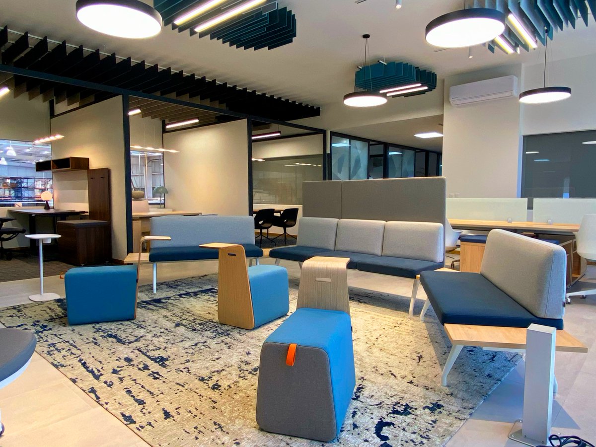❣Nuestro mobiliario colaborativo está pensado para reuniones rápidas, espontáneas y llenas de creatividad. 🌟

Espacios flexibles que impulsan la colaboración y el intercambio de ideas. ✨

.
.
.
#officechairs #chairdesign #industrialdesign #mexico_maravilloso #furnitures