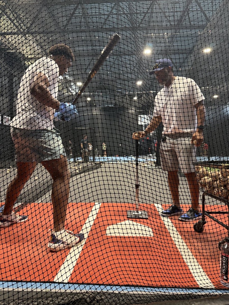 ericgreen86's tweet image. Champ training with MLB LEGEND GARY SHEFFIELD!!!! GOD IS GOOD!!!
