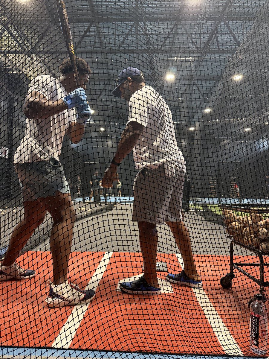 ericgreen86's tweet image. Champ training with MLB LEGEND GARY SHEFFIELD!!!! GOD IS GOOD!!!