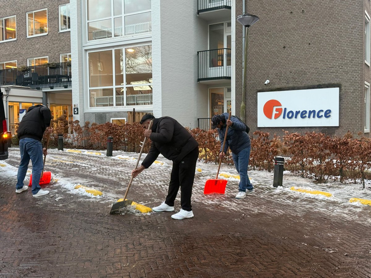 Moslimjongeren Den Haag tweet media