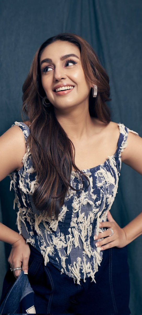 Lovely_Queens1's tweet photo. #HumaQureshi https://t.co/QK8g1N6Ikp