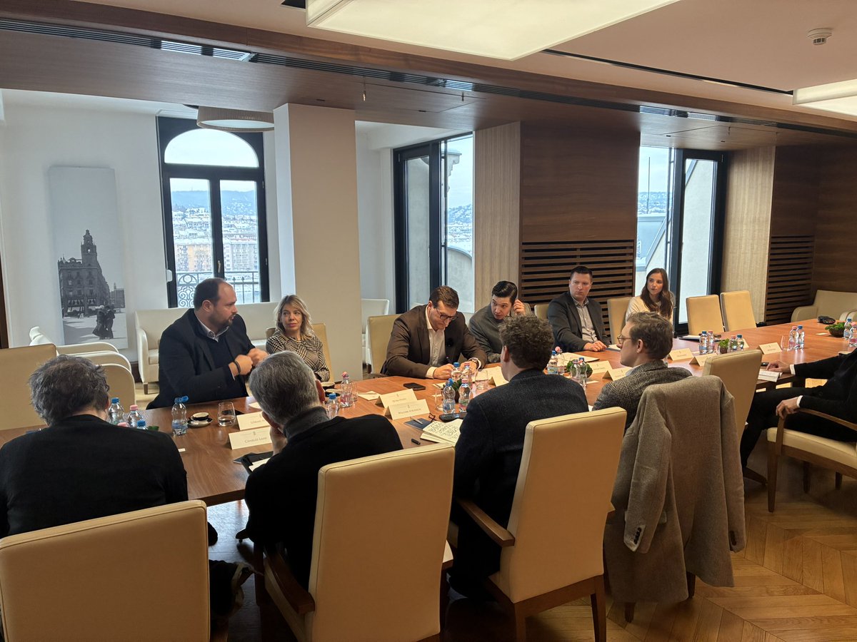 LorincNacsa's tweet photo. Very good talk with 🇬🇧 journalists, incl. @MrWinMarshall @FrancisDearnley @Scaroleva https://t.co/3vZc9mQNkU