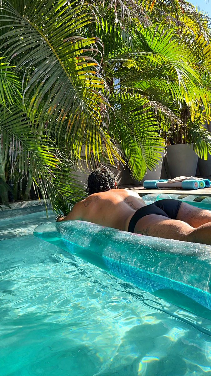 LOTECUATRO's tweet photo. Happy 2026! 
January blues ? Book you summer stay at https://t.co/uPGLxDxabZ and get an extra discount : LOTE4SUMMER2026%
For stays may till november
.
#PlayaDelCarmen #Mexico #gayhotel #gaytravel #gaymexico https://t.co/KNEsZIL3Ia