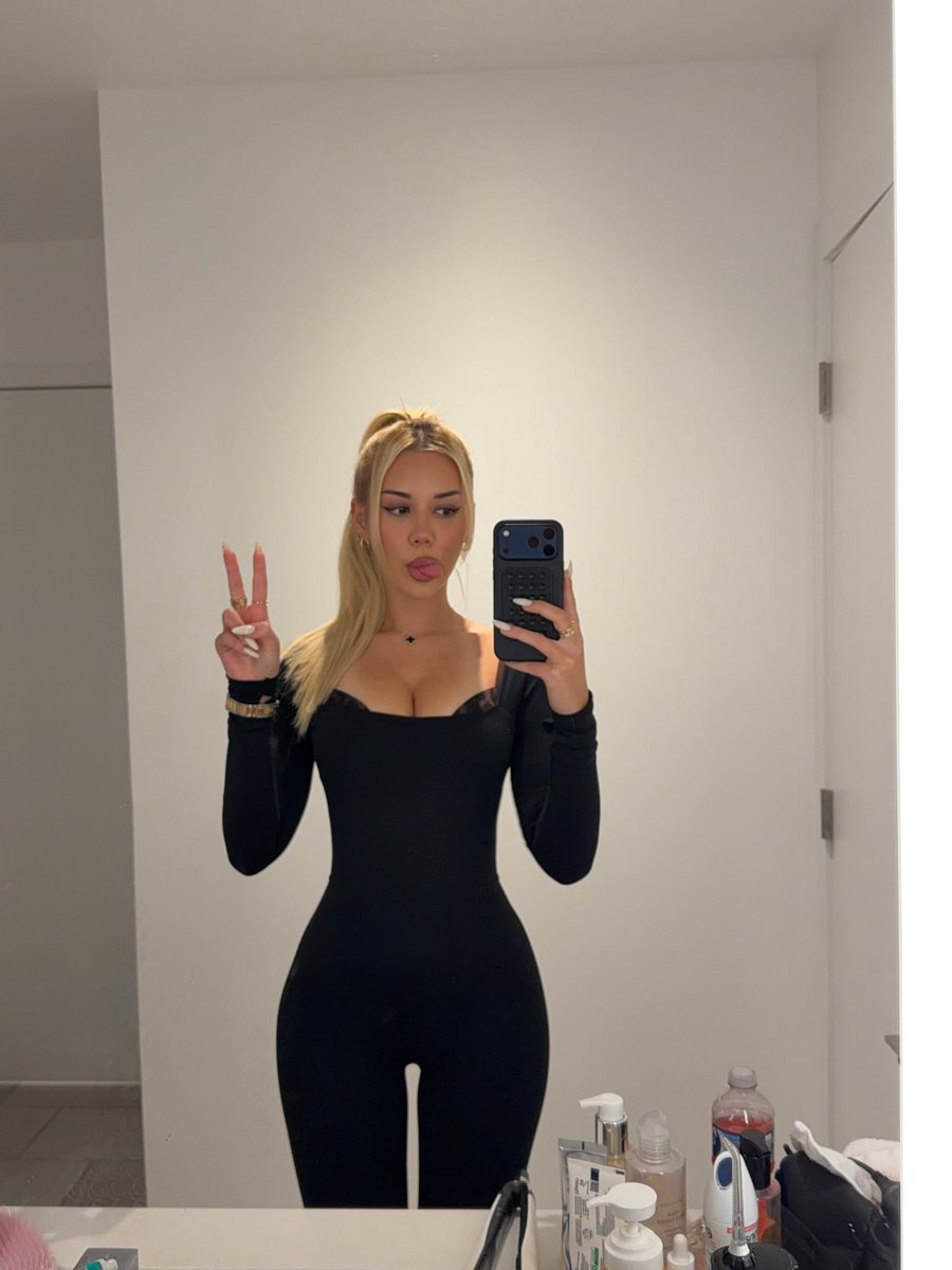 samantra tweet media