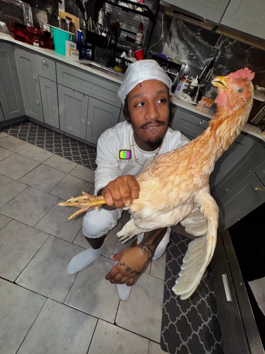 IAmLilRico's tweet photo. Skrilla is going viral after performing a ritual on a chicken &amp; posting it…😵‍💫😭💀 https://t.co/7YzbwVBpUD