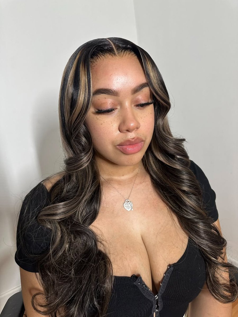 KarmenDais36752's tweet image. Y'all should  know how i feel about install 
Come book an appointment 
#wiginstall
#frontalinstall