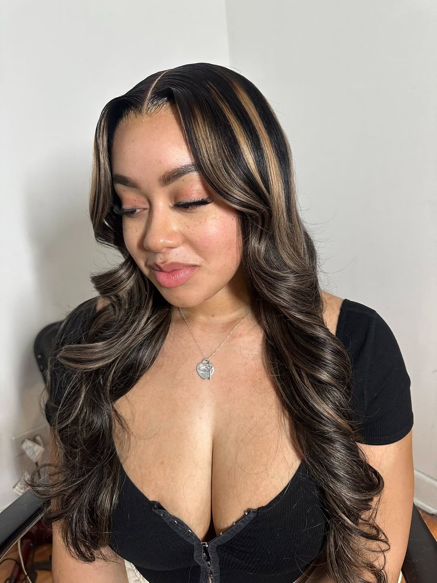 KarmenDais36752's tweet image. Y'all should  know how i feel about install 
Come book an appointment 
#wiginstall
#frontalinstall