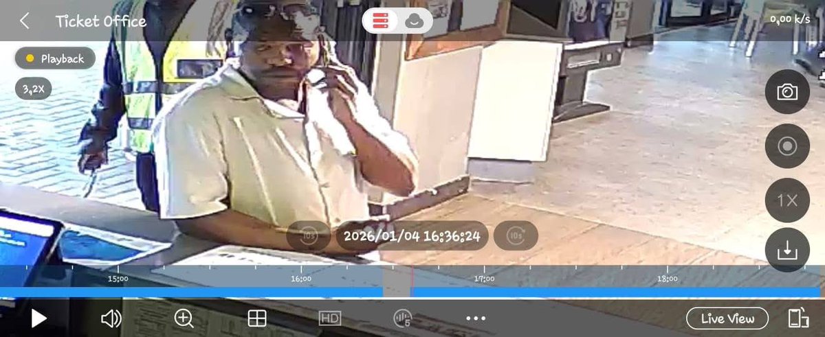 tumisole's tweet image. #CountryDuty

Bahlali, let’s help Tshepo locate this guy who stole his phone today. 

You can contact Tshepo on 0796911315