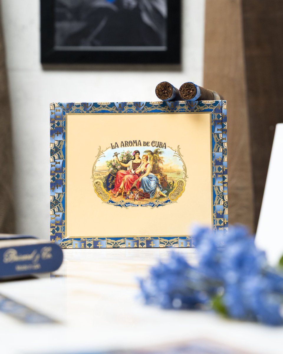 HoltsCigar's tweet image. Every leaf of tobacco is triple fermented for optimal flavor and aroma.

Luxurious notes of coffee bean, molasses, cream, cedar, and spice resonate throughout a medium to full-bodied profile. Have you tried the Habano Reserve blend from La Aroma de Cuba? 🔥