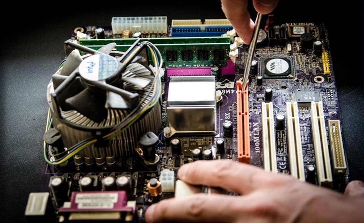 On The Spot Phone Computer Repair tweet media