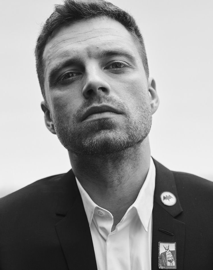 sebstanarchive's tweet image. 📷 Sebastian Stan with his little Batman pins for GQ Italy, 2018.