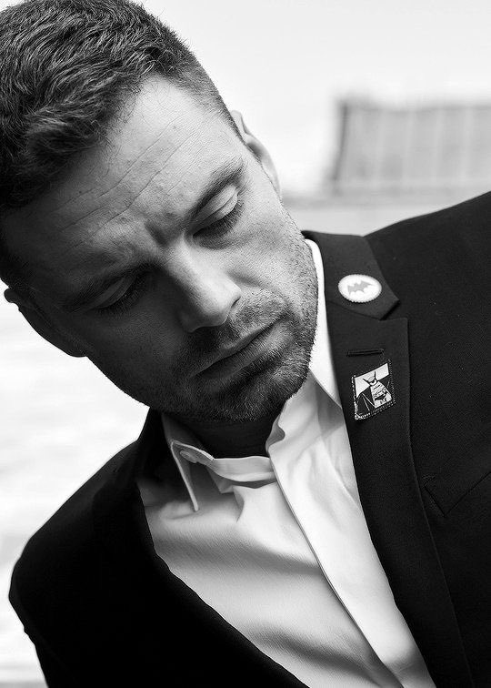 sebstanarchive's tweet image. 📷 Sebastian Stan with his little Batman pins for GQ Italy, 2018.